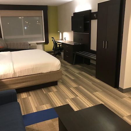 Holiday Inn Express Hotel & Suites Canton By Ihg Exterior foto