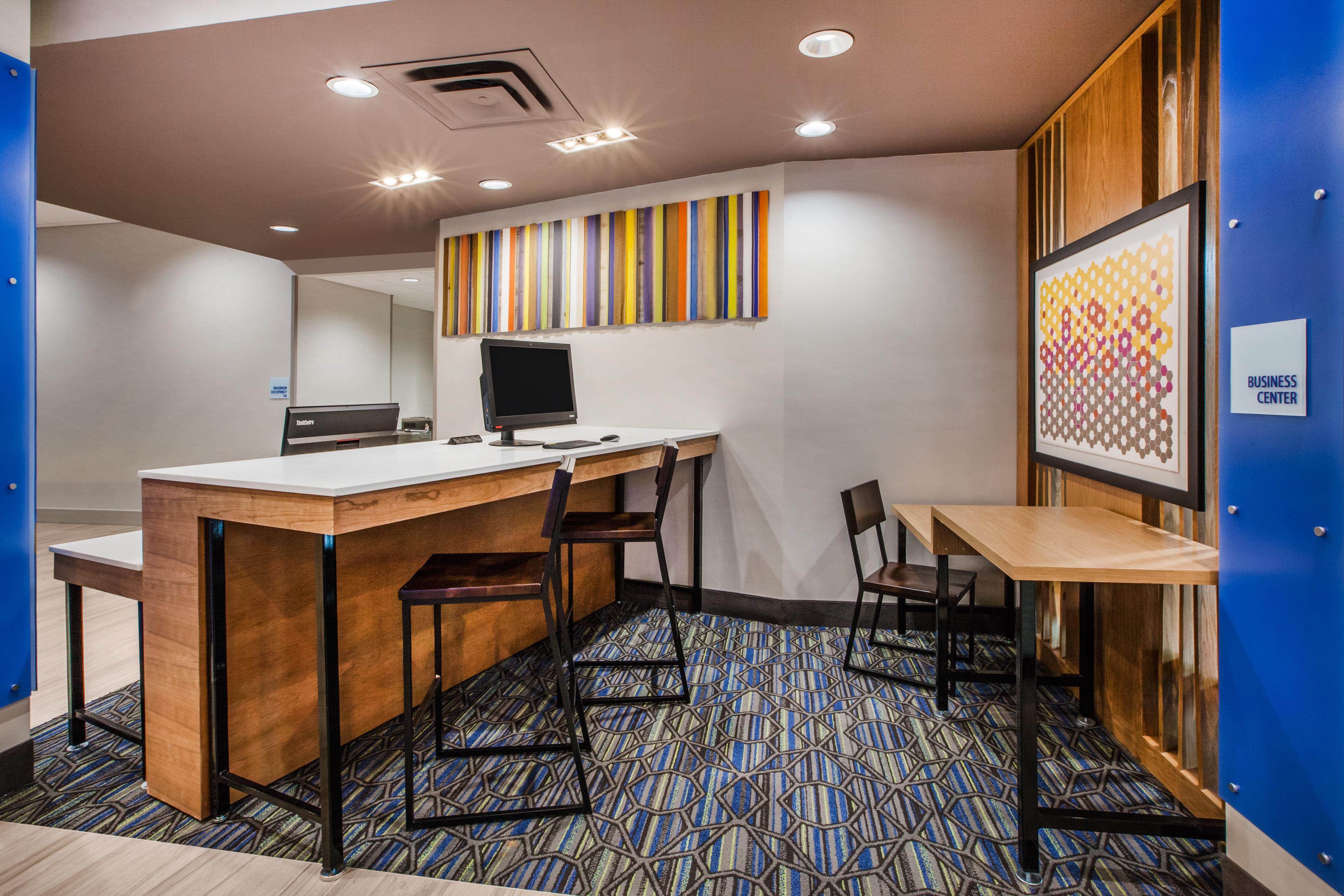 Holiday Inn Express Hotel & Suites Canton By Ihg Exterior foto