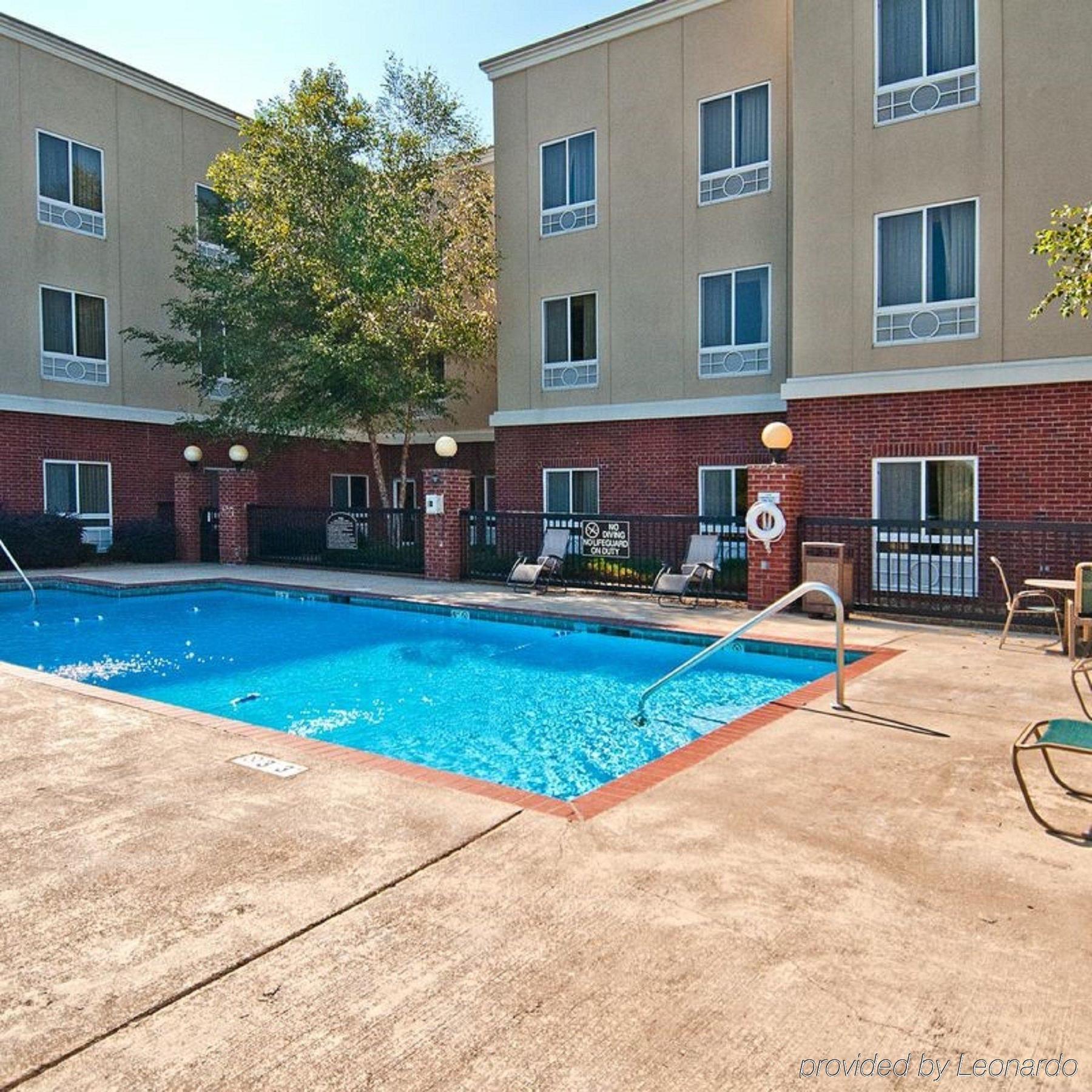 Holiday Inn Express Hotel & Suites Canton By Ihg Exterior foto