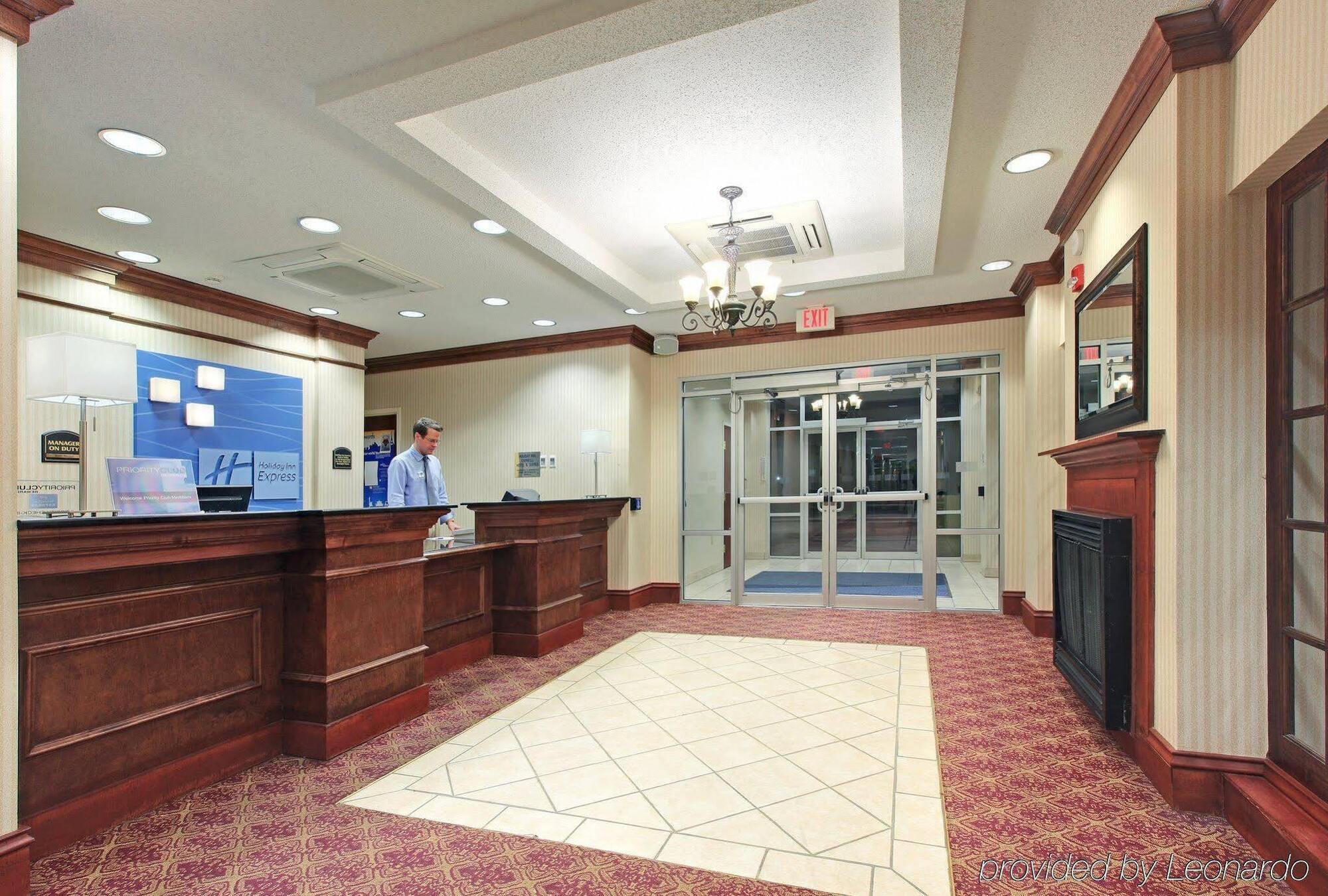 Holiday Inn Express Hotel & Suites Canton By Ihg Exterior foto